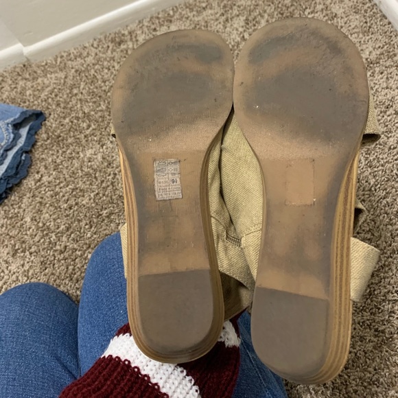 Blowfish Sandals - Picture 7 of 7